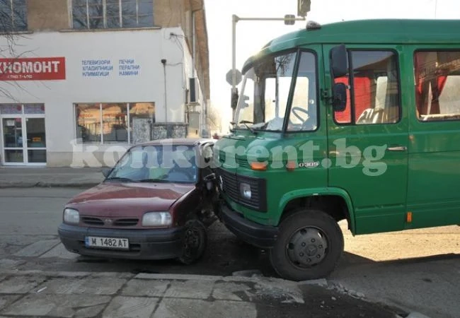 Автобус  и \