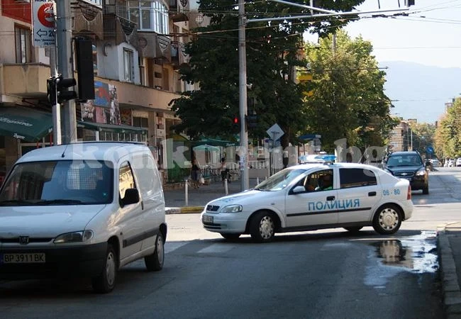 Полицаи влязоха в ролята на папараци, снимат нарушители