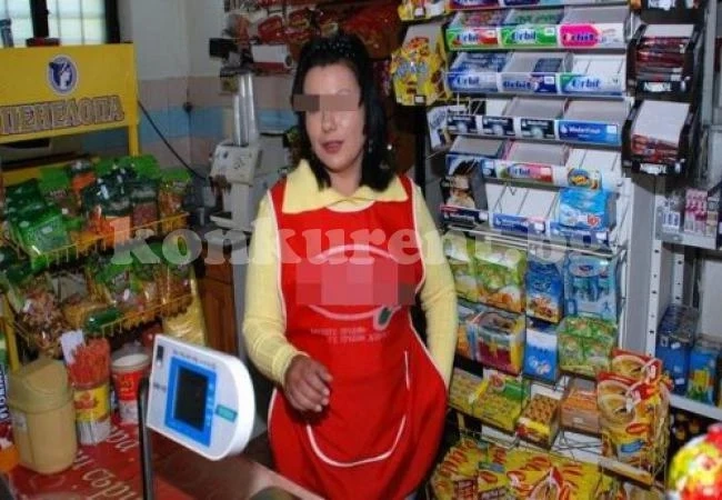 Продавачка демонстративно натисна паник бутона пред въоръжени крадци!