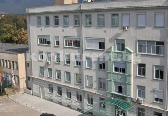 4-годишно дете е паднало от третия етаж на блок