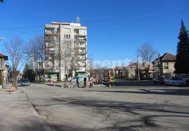 Ремонтират конфликтно кръстовище в Берковица