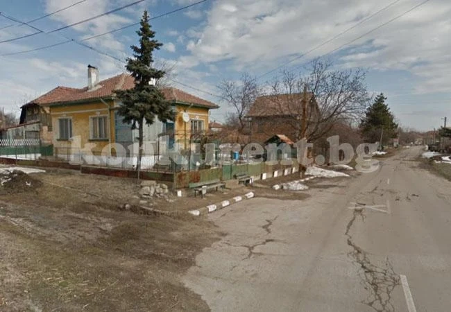 Село затъва в боклук