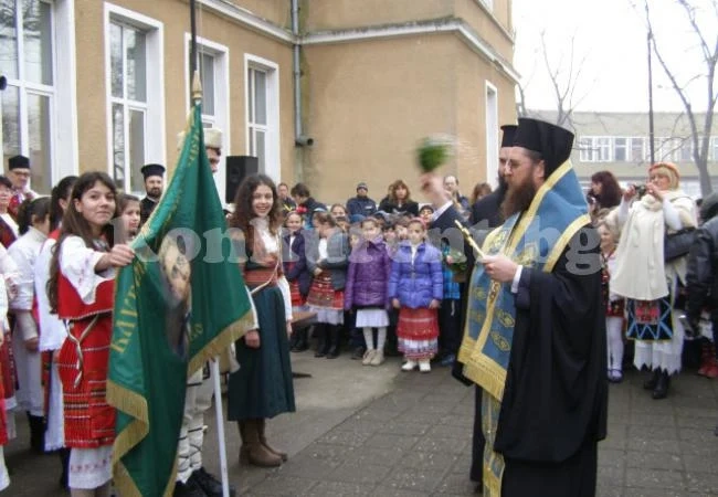 В Брегово oсветиха знамето на „Млади възрожденци“
