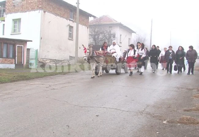 Село Царевец отбеляза Бабинден