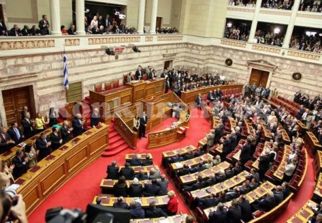 Гърция поиска депутатите да върнат януарските си заплати