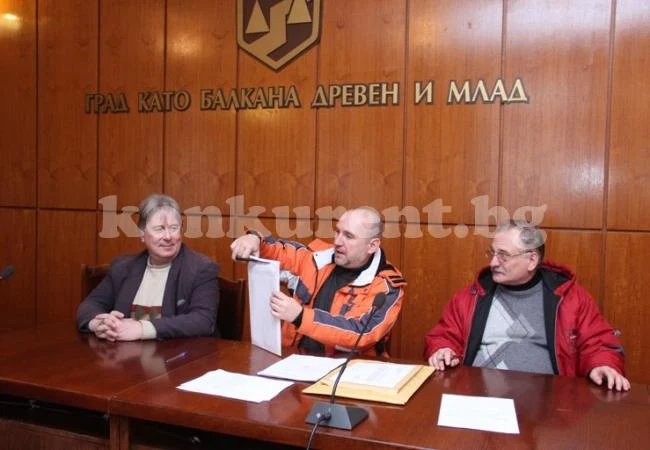 Три фирми се натискат да доставят пътни знаци във Враца