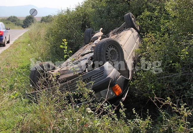 Пиян се размаза в дърво