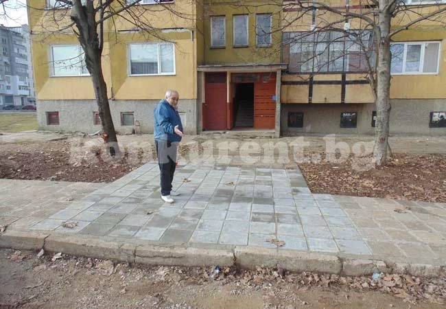 Врачани благодариха на кмета за нови плочки