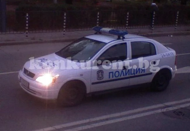 Пиян с „БМВ“ отнесе две колонки на бензиностанция
