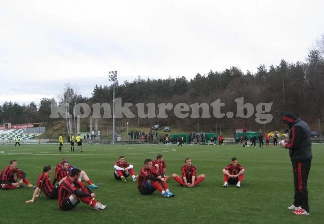 Редовски проверява срещу \