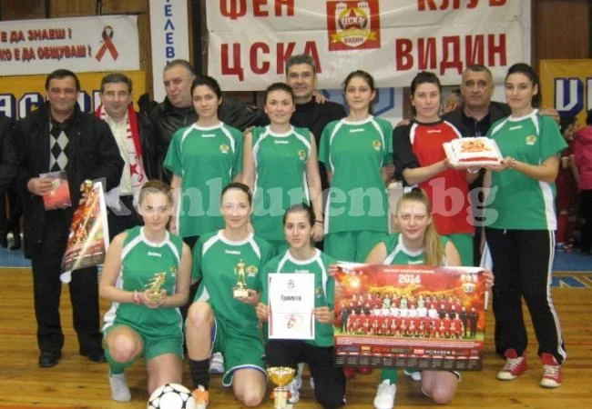 Спецове по женски футбол отиват на семинар