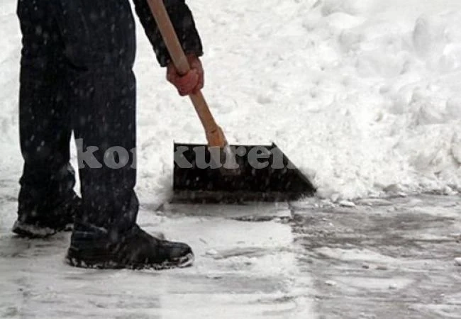 Инспектори пишат глоби за непочистен сняг