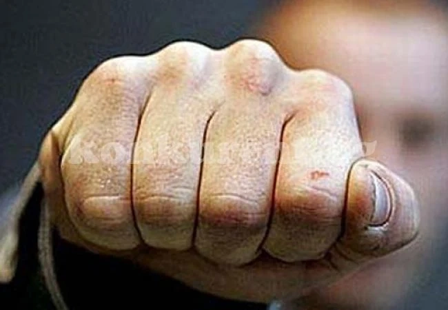 Екшън в кръчма: Сцепиха с брада главата на мъж