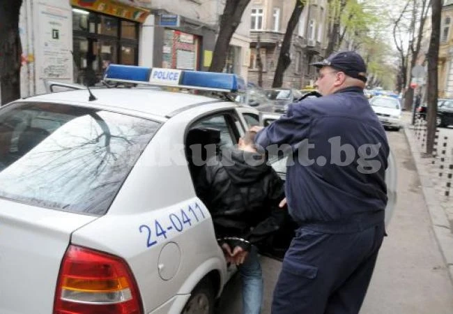 Седем човека са арестувани за нахлуването с палки в столичен мол
