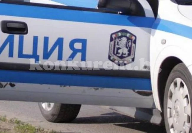 Ловък крадец се прави на нинджа, скача от патрулка в движение и бяга