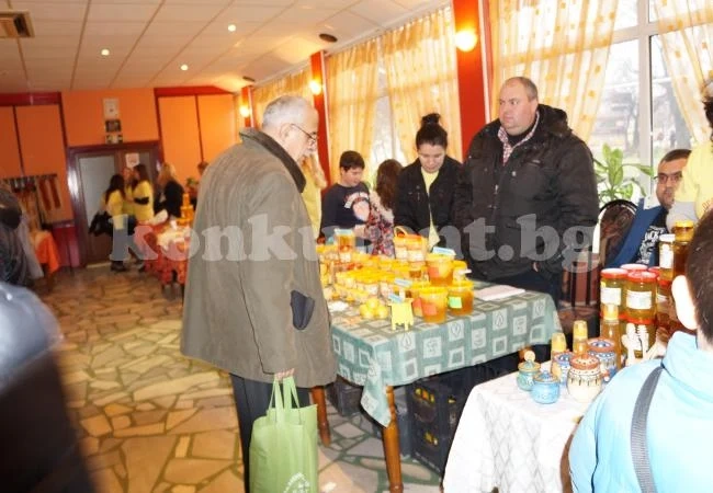 Пчелари от цялата страна отбелязаха „Празника на меда” в Козлодуй 