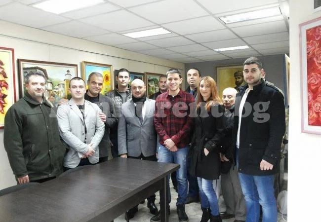 Млад автор от Враца впечатли депутат с фентъзи романи