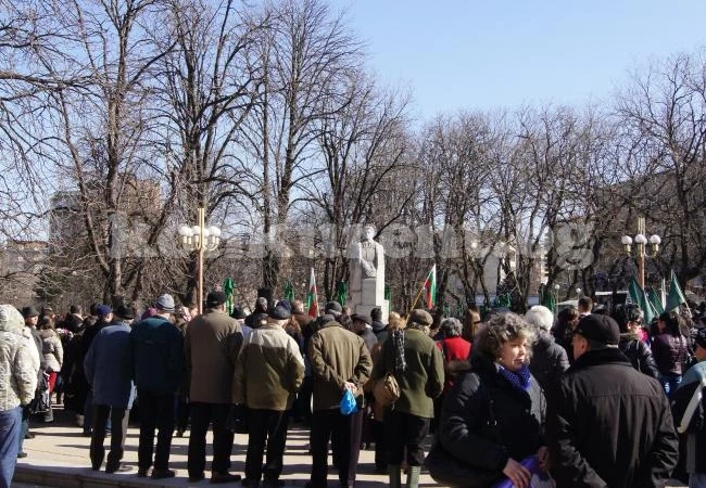 И в Монтана сведоха глави пред Левски