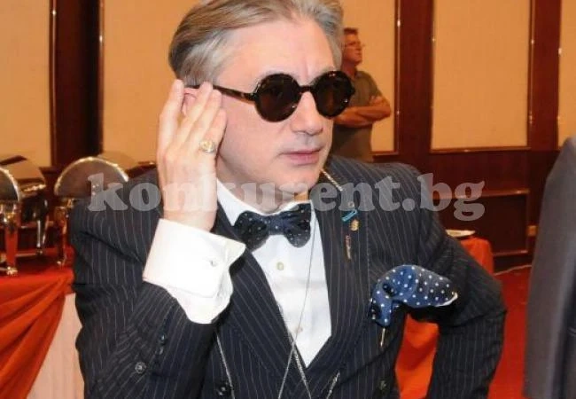 Натириха Денди от Виенския бал - ял и пил от чашите на гостите