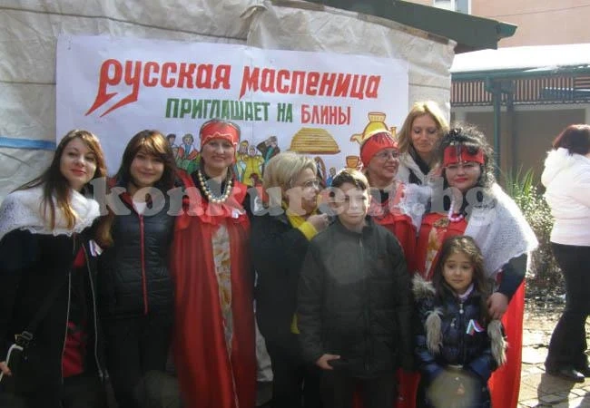 Черпиха с пирожки и блини за „Масленица” във Видин
