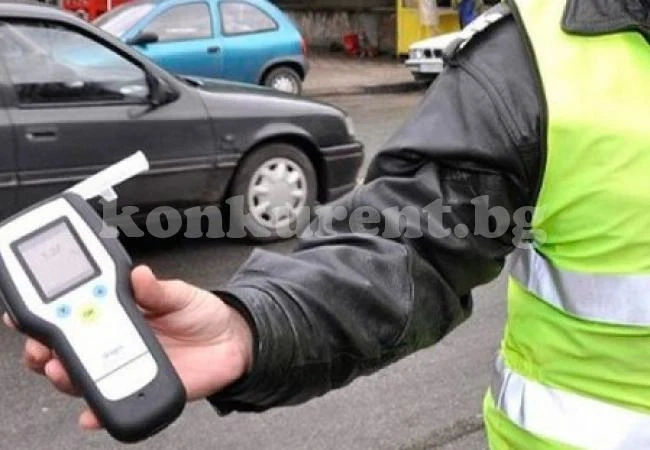 Шофьор отнесе паркиран автомобил в Нивянин