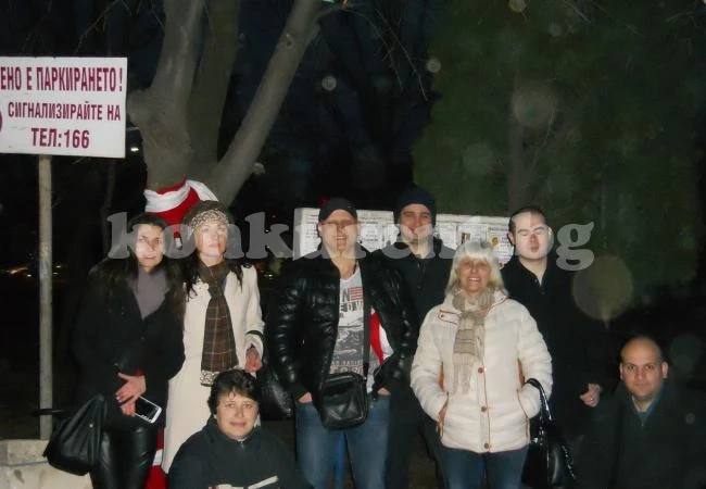 Младежи и Жени ГЕРБ украсиха дърво-мартеница за врачани
