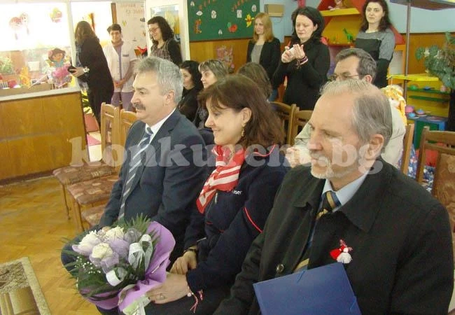 Баронеса дари креватчета от Мюнхен