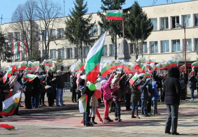 С всенародно веселие Селановци отбеляза 3 март