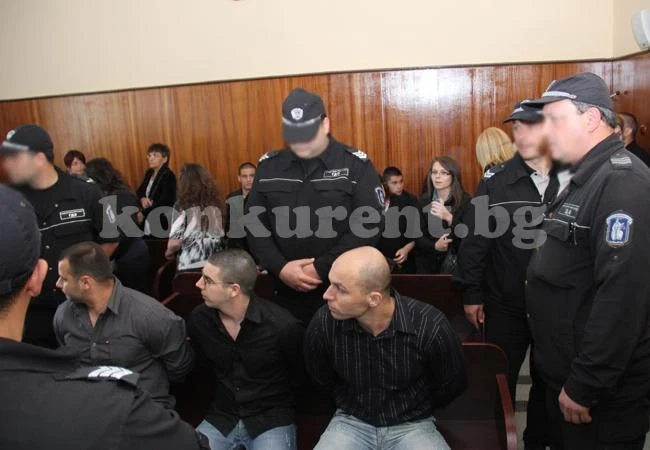 Искат експертиза на задържаните за убийството на Ники