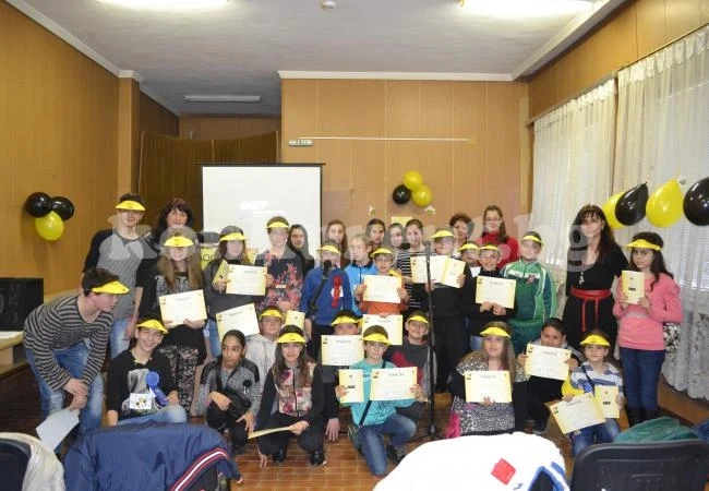 СОУ „Никола Войводов” участва в състезанието Spelling Bee
