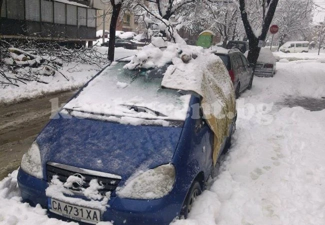 Клон размаза кола, други се разминаха на косъм