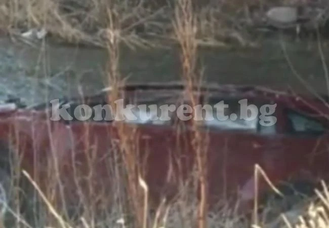Чудо! Бебе оцеля 14 часа в катастрофирала кола в река