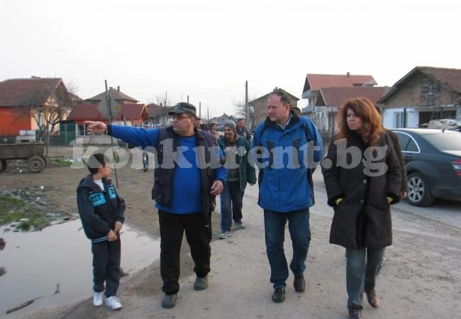 Илияна Йотова води евродепутати в ромския квартал „Нов път“