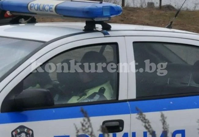 Пиян шофьор на рейс помете кола с деца