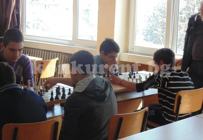 Определиха шахматните първенци на област Враца