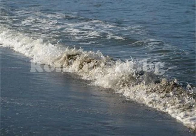 Жена се метна в морето край варненския плаж