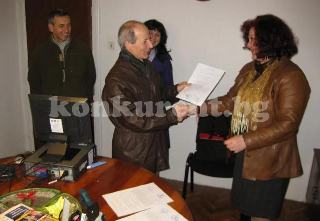 Ротари - Берковица дари компютри на читалището