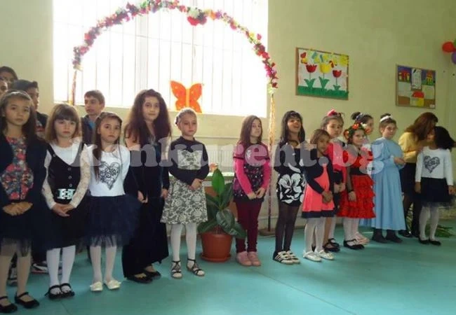 Честваха 195-годишнина на училище „Отец Паисий“ в Борован