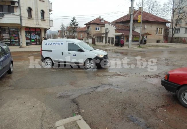 Пускат водата след 21 ч. заради аварията на пл. „Левски“ във Враца