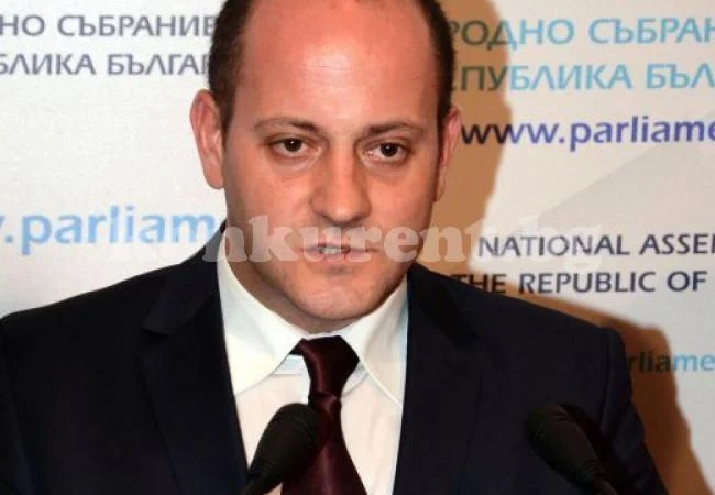 Радан Кънев поставя политиците на „кадрова диета”