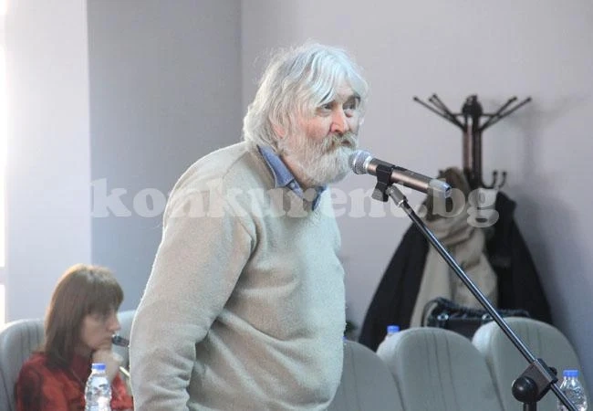 Съветниците от Враца почетоха паметта на загиналите в самолетната катастрофа във Франция