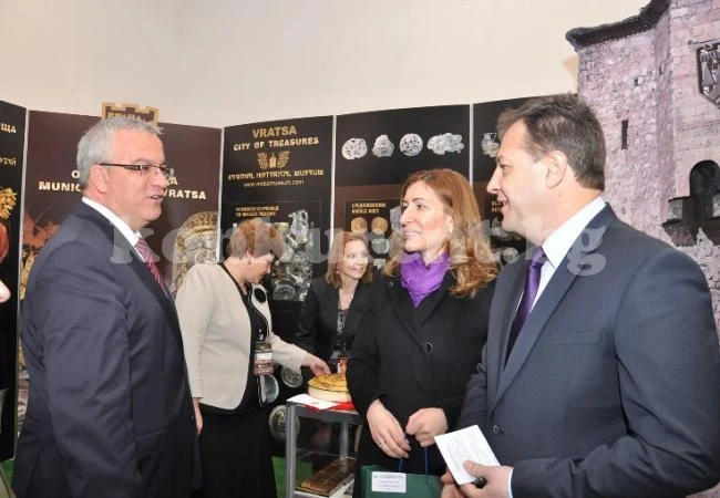 Щандът на Враца впечатли министър на туристическа борса