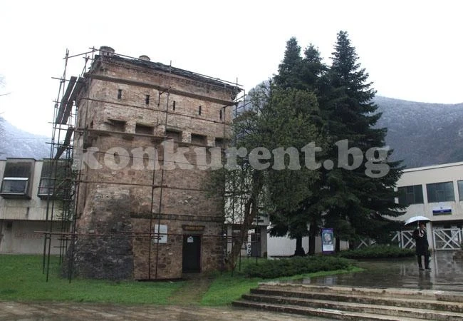 Ремонтират Курпашовата кула във Враца