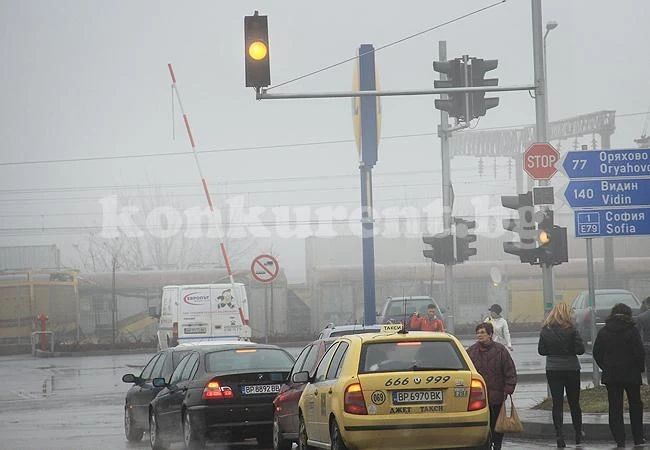 Времето: Остава студено за април