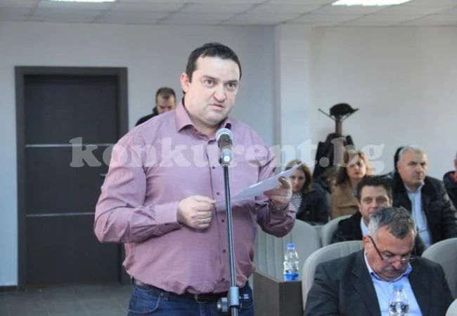 Патриоти се хванаха за гушите