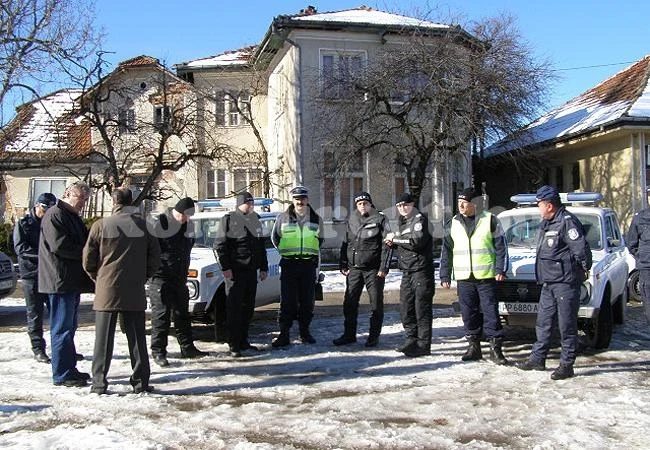 Ченгета разбиха бърлогата на криминално проявен