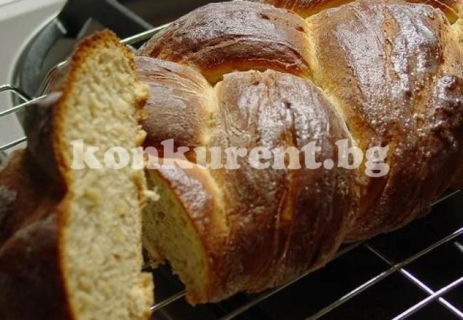Младежи от ГЕРБ раздават 1 000 козунака