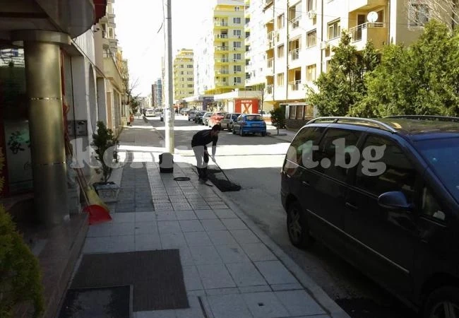 Ето как китайци сами запълниха зейнала насред София дупка