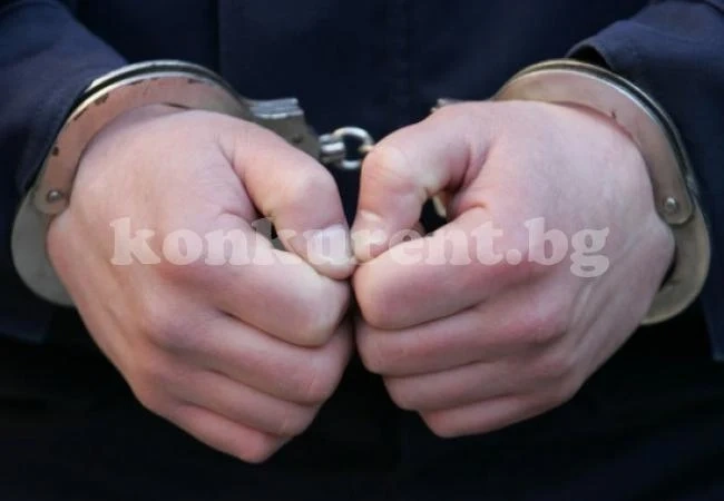 19-годишен едва не удушил дете заради пари
