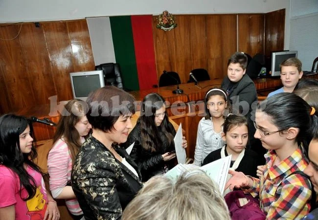 Шестокласници разиграха съдебен процес